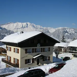 https://chante-le-vent.hotels-rhonealpes.com
