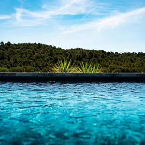 https://sous-les-pins.aixenprovencehotels.org